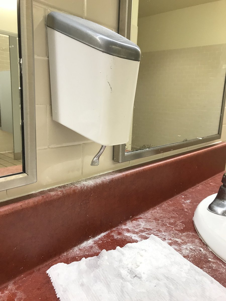 davidcosand's tweet photo. Oh, powdered soap....how did I not know you still existed?
#isitweirdtotakepicturesinthebathroom?
#forresearchpurposesonly https://t.co/haECCW2BM8