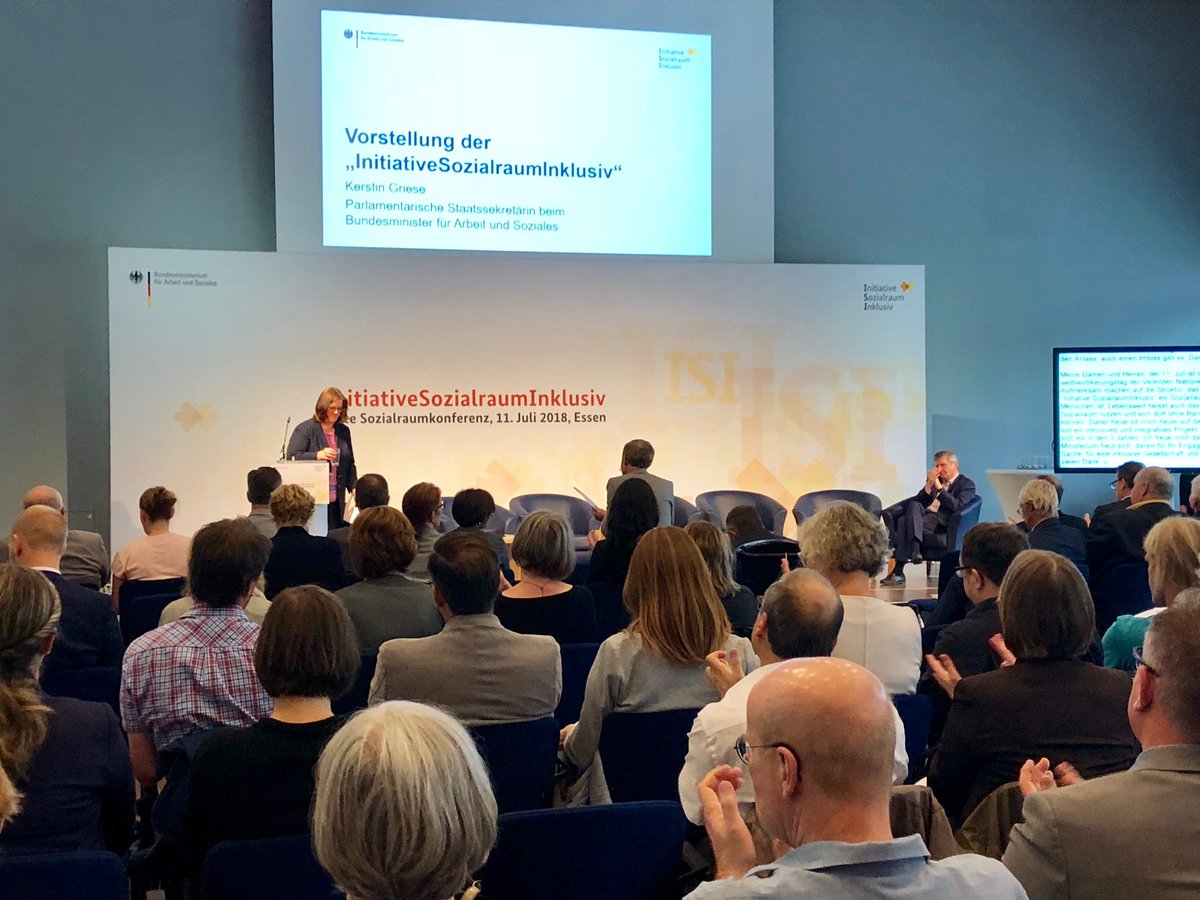 benjamin_freese's tweet photo. @wir_machen_mit @PIKSLTEAM @GADuesseldorf @aktion_mensch Auf der #Auftaktveranstaltung #InitiativeSozialraumInklusiv (ISI) für mehr Barrierefreiheit sagte @KerstinGriese, „das Leben muss einfacher zugänglich sein“ und Dr. Aichele betonte, „ohne ein Zusammenwirken aller, kann es nicht gelingen“. #barrierefreieBeteiligung @franzsaleshaus https://t.co/oPlR3P2n4q