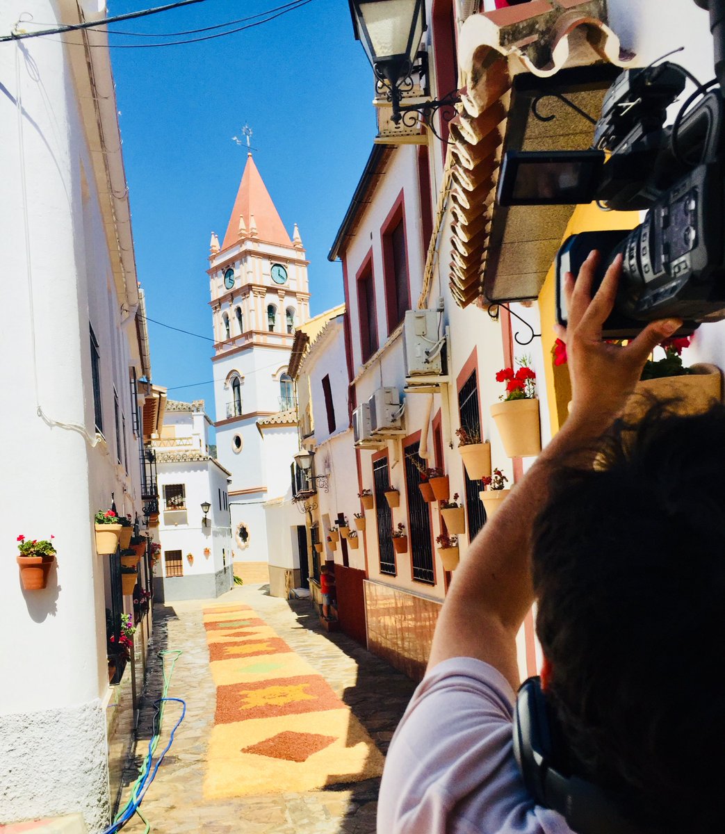 cfgemmacamacho's tweet photo. Preciosas imágenes nos llegan de nuestra @gemmacamachotv y @CazonPalangana grabando en el pueblo de @ArriateAyto @ADFCanalSur #ADF7 Para esta noche en @canalsur https://t.co/lnoOCxBt8H