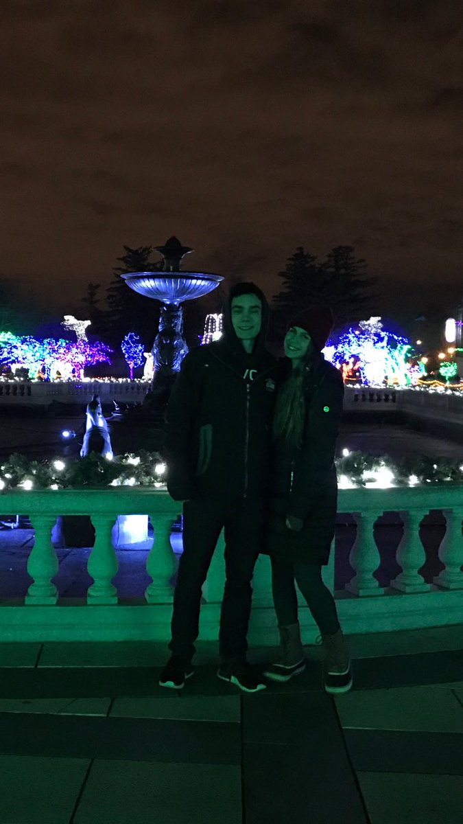 dakotalocher's tweet photo. Happy Birthday!! Thanks for everything❤️ https://t.co/8h1Th4LdAn
