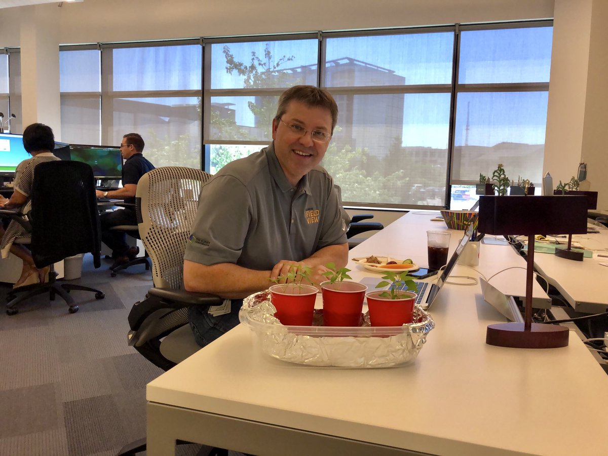 SamEathington's tweet photo. Been wanting to try my hand at shishito peppers for a while. Got a late start, but going in the garden after a quick stop at @climatecorp #STL office. #gardening #plantbreeding #climatelife #shishito https://t.co/pjxsv4xGhl