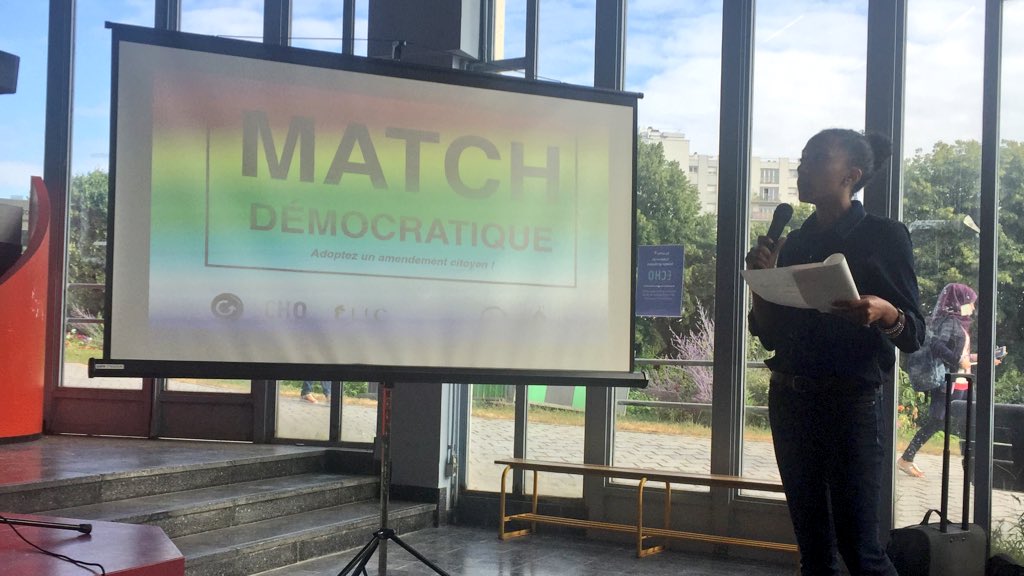 Somalia Barro de <a href="/EchoCitoyen/">ECHO</a> présente les #AmendementsCitoyens proposés ce soir à l'occasion de notre Match démocratique comme inscrire la participation citoyenne dans la constitution, le droit d'amendement citoyen, expérimentation d'un Senat citoyen... #ReformeConstitutionnelle