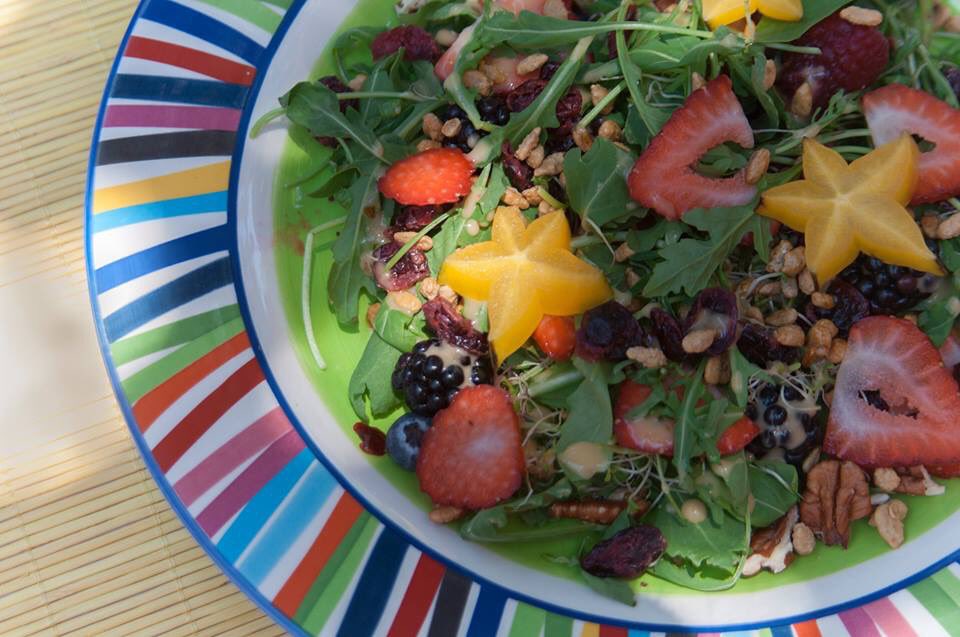 cincosentidosmc's tweet photo. En Cinco 5 Sentidos, buscamos darle color y alegría a tus platillos.
Contáctanos. Síguenos en Instagram como cincosentidosbmc
#manuchef #cinco5sentidos #chefmexicano #topchef  #altacocina #ensaladas #pizzadefrutas  #healthyfood #foodporn #instafood #bocadosconsabor #healthybites https://t.co/whZoJ1ucPw