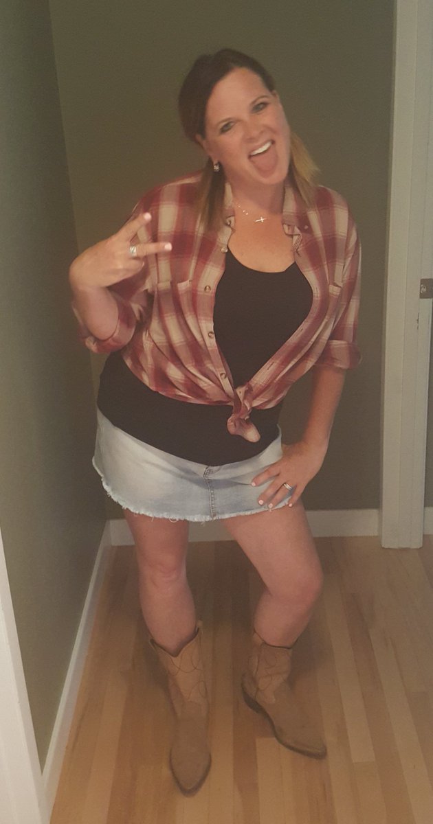 #CalgaryStampede #rodeorocks #Stampede2018 #lovemesomecowboys