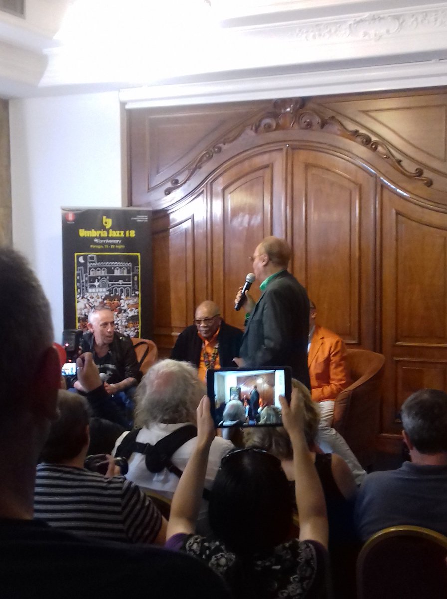 Il discendente di #Michelangelo Così la pensa  Il grandissimo Quincy Jones in conferenza stampa x il concerto #concept a  <a href="/UmbriaJazz_OFC/">Umbria Jazz</a>  
#jazz #quincyjones #umbriajazz
