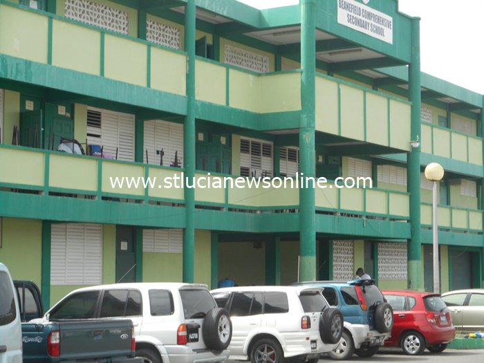 slunewsonline's tweet photo. Parents, students rejoice at Beanfield Comprehensive registration
https://t.co/w9uCUIuUh3 https://t.co/mRzPKamKPF