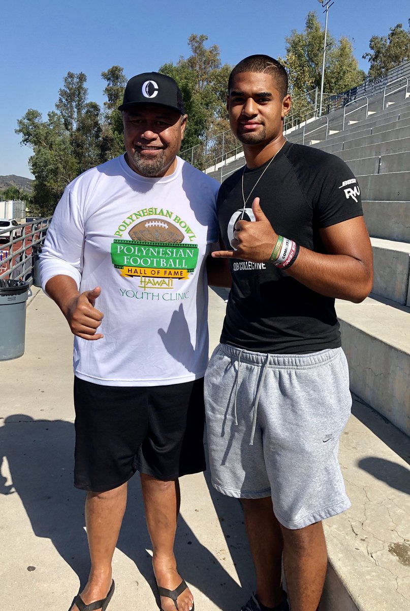 polynesiabowl's tweet image. 2020 Polynesian Bowl All-Star &amp;amp; player Ambassador @DJUiagalelei with 4x Super Bowl Champion @jessesapolu at @QB_Collective