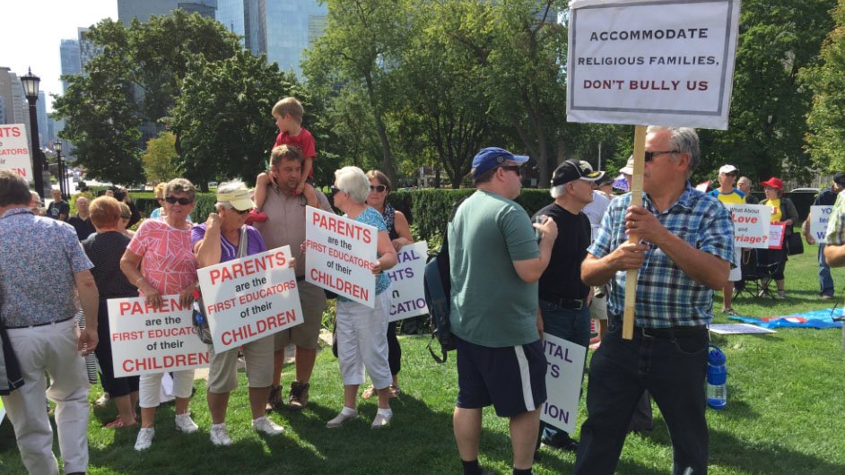 Ontario reverting to old sex-ed curriculum in fall, education minister says ow.ly/CvIE30kUfXQ #ONpoli https://t.co/WJcPTtdO2a