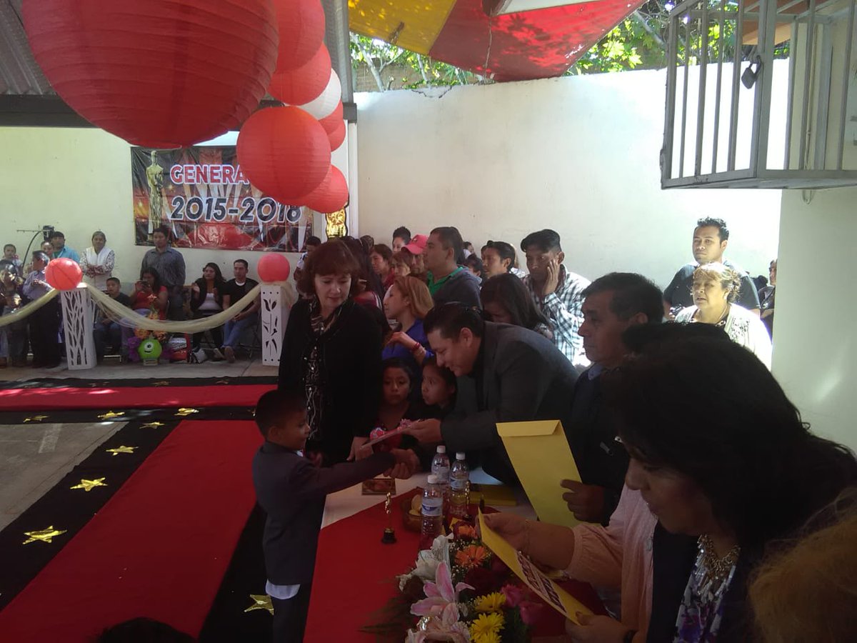 ClaudioRosasC's tweet photo. Graduación del Kinder Ixcoatl en San Cosme Texintla 😁 https://t.co/1ITi7UD2Fk