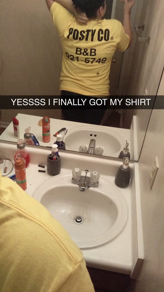 VleannR's tweet photo. I finally got my @PostMalone shirt in.
I'm beyond happy. 💛 https://t.co/VhLME0ZTzk