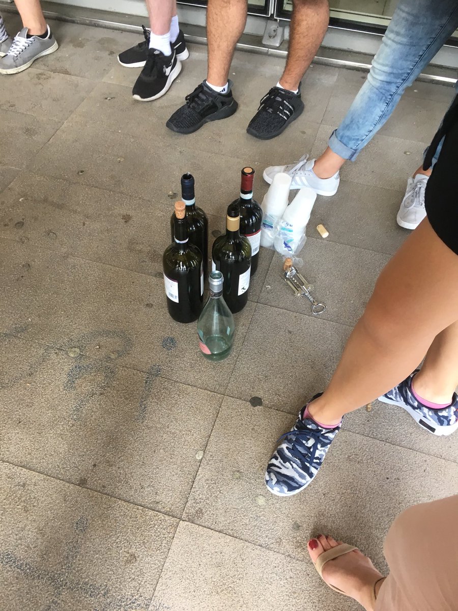 KaylaJoyB's tweet photo. Ask forgiveness rather than permission... lesson learned drink your wine outside the venue 😜#StartupRules https://t.co/9CnU7y4Gs4