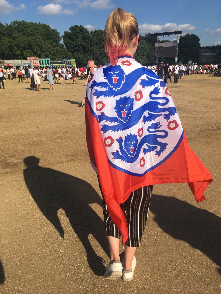ruby_sewell's tweet image. Hyde park, sun and football! ❤️⚽️ #EnglandvCroatia