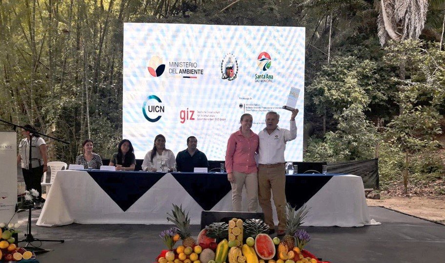 GIZEcuador's tweet photo. Representante de las comunidades de Membrillal y Onorato Vásquez de la provincia de Manabí, dan a conocer el manifiesto de compromiso para continuar trabajando en la implementación de medidas de adaptación basada en ecosistemas. #ResultadosProgramaABE https://t.co/AWYwkTUXcA