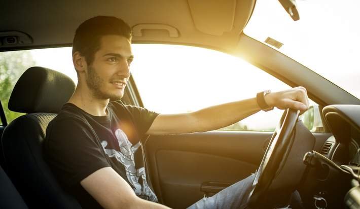 This drivers can. Водитель в машине. Мужчина в машине картинка для описания. Boy Driving a car. Driving guys 3.