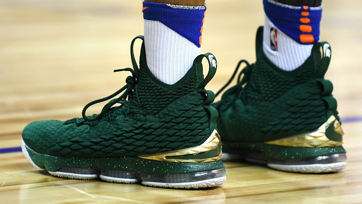 Nike LeBron 15 PEs in Summer League 