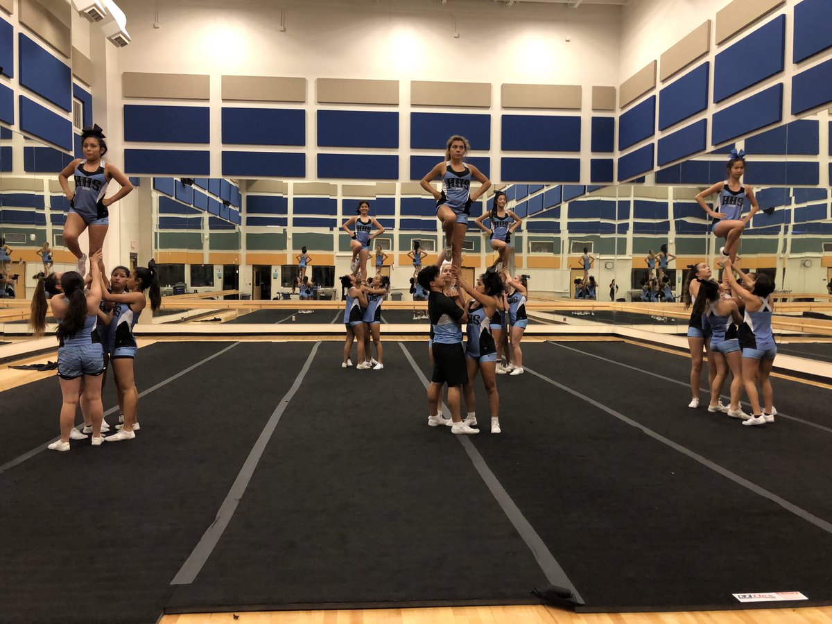 HarlanCheer's tweet photo. It's never too early! Getting that work in! #CompetitionSeason #YearARound #HawkCheerProud https://t.co/xPpFqBjoYt