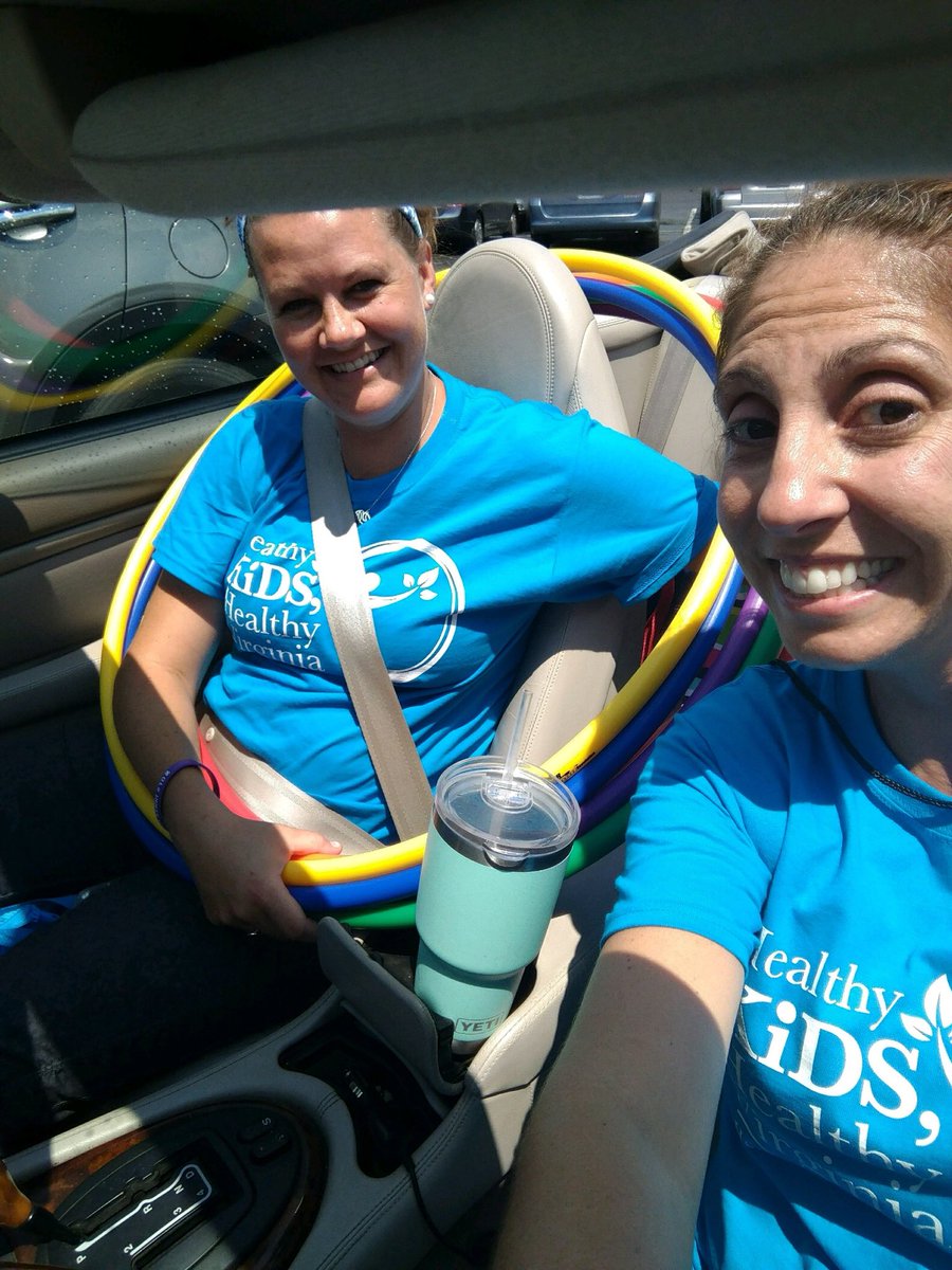 MsBarker813's tweet photo. Another great #hpai2018. I even won some hula hoops!!!👍🏼#luckyme #smallcarproblems #anditsraining @KC4elemPE https://t.co/jHTnd8D29J