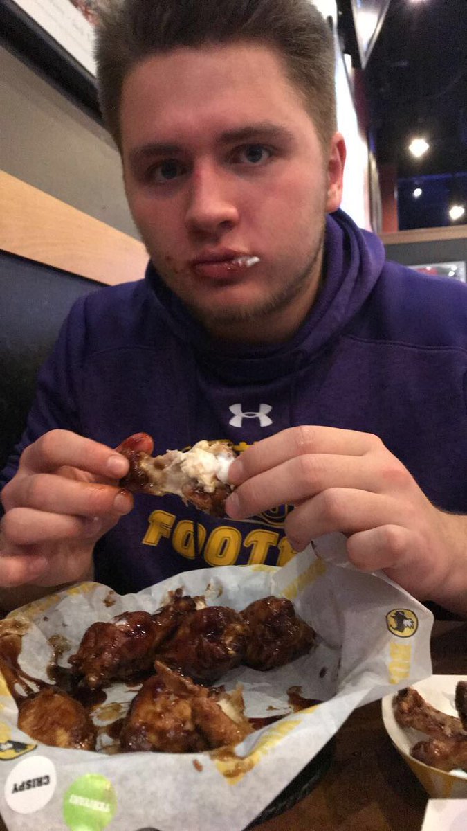 alex_page2's tweet image. Happy Birthday brother 🎈🎈 You can always make me smile so keep it up 😂 have a good one ❤️ @ty_puk