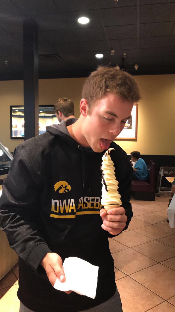 alex_page2's tweet image. Happy Birthday brother 🎈🎈 You can always make me smile so keep it up 😂 have a good one ❤️ @ty_puk