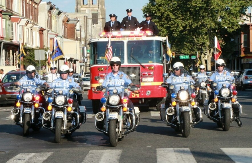 PhillyFireDept's tweet photo. Rest in peace, Lt. Benny Hutchins. https://t.co/vtkFBmR9Ba