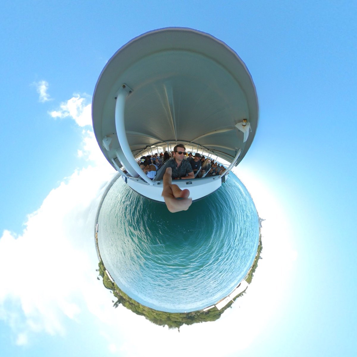 njoyvr's tweet photo. Visiting the #ussarizonamemorial at #pearlharbor on the #island of #Oahu #Hawaii ⚓️❤️🏝 #memorial #njoyvr #360view #360photo #360photography #tinyplanet #littleplanet #pearlharbor https://t.co/VY71thC2J4