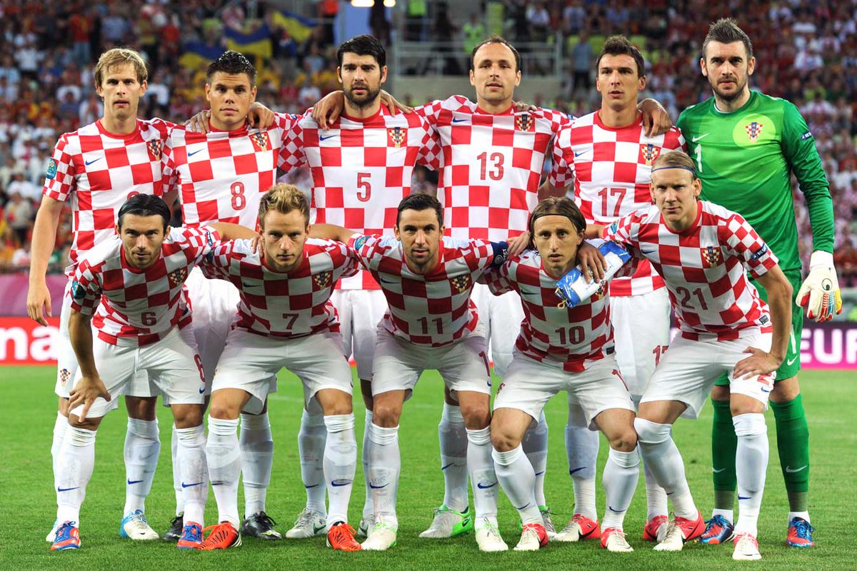BlizzardSniffer's tweet photo. I would love to sneak into the lockers of both #TeamEngland 
@England and #TeamCroatia @HNS_CFF after a #sweaty 90 minute battle on the #football pitch and #sniff all of their #cheesy #Ds! #soccer #jockstraps  #FIFA #WorldCup #Semifinals #Russia #stinkydinky #blizzard #sniffer https://t.co/eyZNwcRTU6