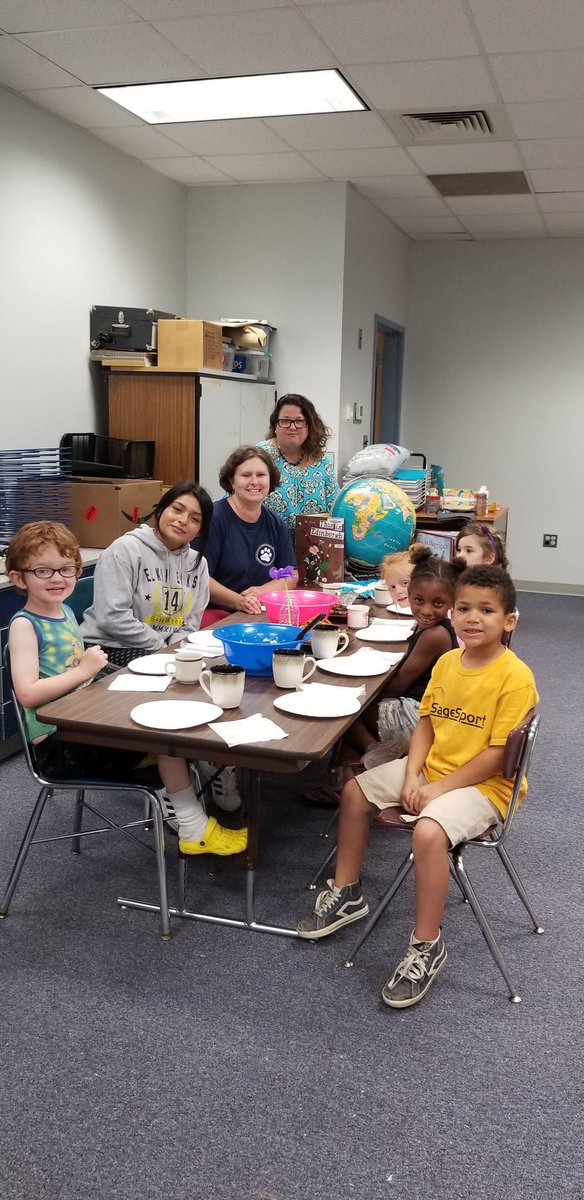 DeniseWardHouse's tweet photo. Passport to Scotland...Scottish Feast happening now!
MENU:

Fish &amp; Chips 
Bangers &amp; Mash 
Tea

#MACSAwesome 
#MASummer 
#TheBHT https://t.co/milsGxkfyM