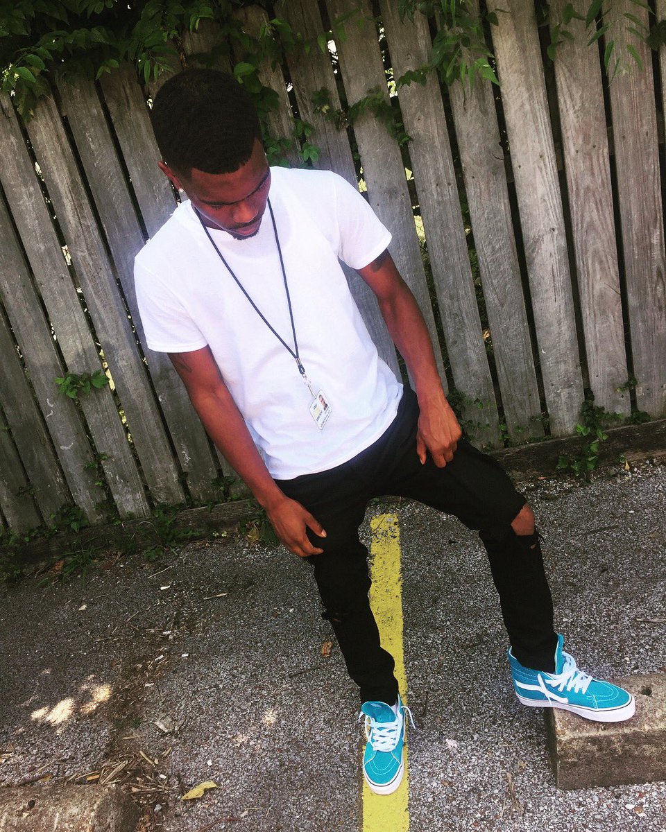 LilDink_'s tweet photo. I Got To Many Hoes I Cant Fuck Em All ๐ฏโโ๏ธ Dont Know How To Play But I Ball๐๐ฐ #FlyGuyDaBarber #FlyKutz #DontKnockMyPimpn๐
ฟ๏ธ https://t.co/LZLH51QAeB