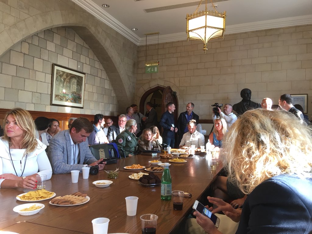 FSlipaczek's tweet photo. #Foreverapilot of 303 Squadron Huge thx Cllr Simcha Steinberger @Hackney_Tories &amp; Poland Street for promoting this in @HouseofCommons Great eg of Polish Jewish togetherness @PolishEmbassyUK @ArkadyRzegocki @posklondon @ognisko_polskie @BalPolskiUK @JW3London @PLInst_London https://t.co/ypnK3ZETD7