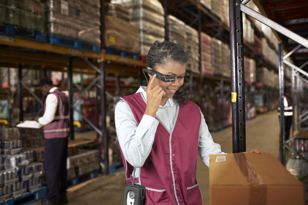 Комплектовщик на склад. Ar технологии на складах. Vision picking. Смарт очки в логистике. Умные очки на складе.
