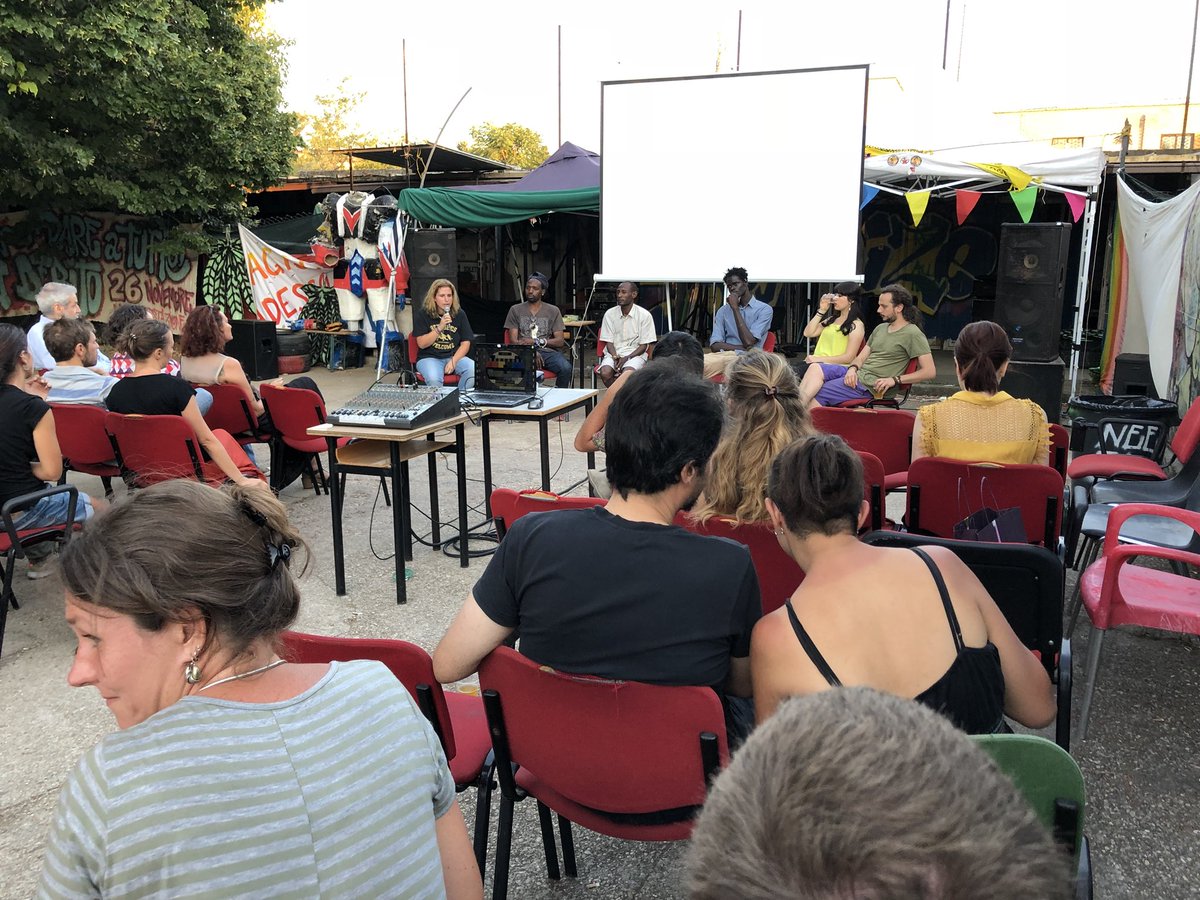 Oggi presentiamo “fuori campo”, film documentario per parlare di migrazioni, sport e diritti. Ma anche di vita, quotidianità, memoria e futuro. #RestiamoUmani #apriamoiporti #NoBorders