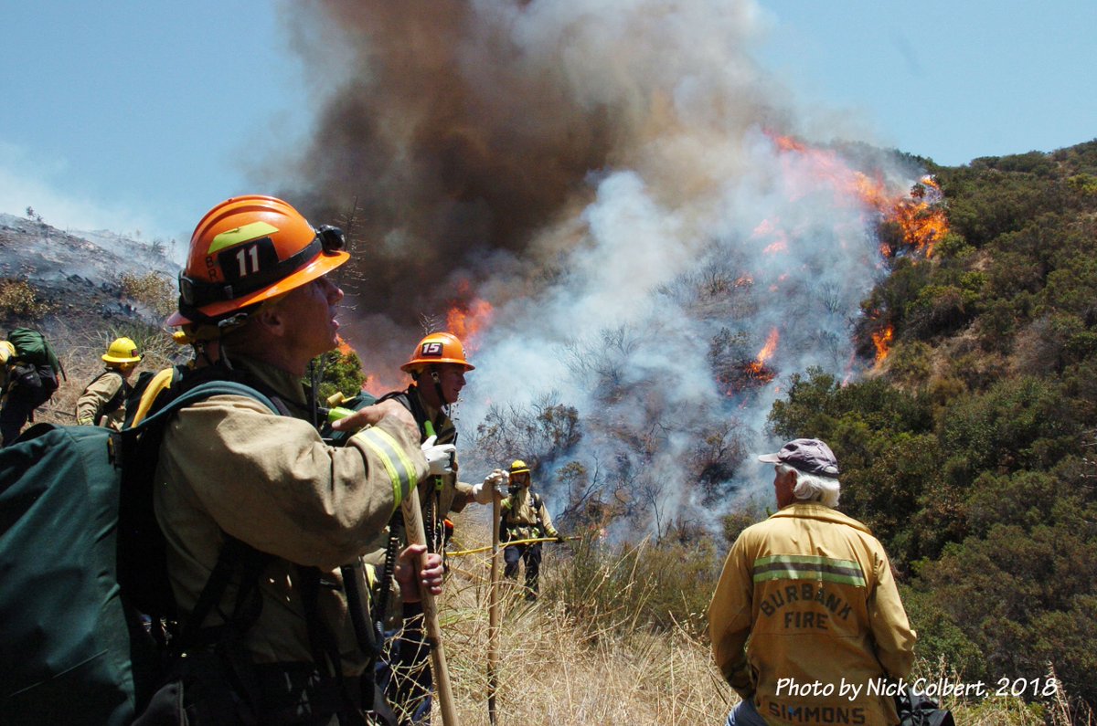 ValleyFireScan's tweet image. Weekend Mash-up 7/7/18-7/8/18. Photos from a busy weekend with temps well over 100. Wildwood Incident in Burbank, Canoga Incident in Chatsworth, and a Traffic Collision in North Hills. @LAFD @LAFDtalk @BurbankFire @BFF778
