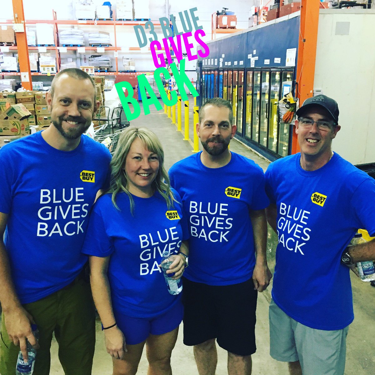 AdinaAplin's tweet photo. #D3 #AlbertaNorth #BlueGivesBack #VancouverFoodBank #lifeatbestbuy @lifeatbestbuy https://t.co/eq8RcZy3vV