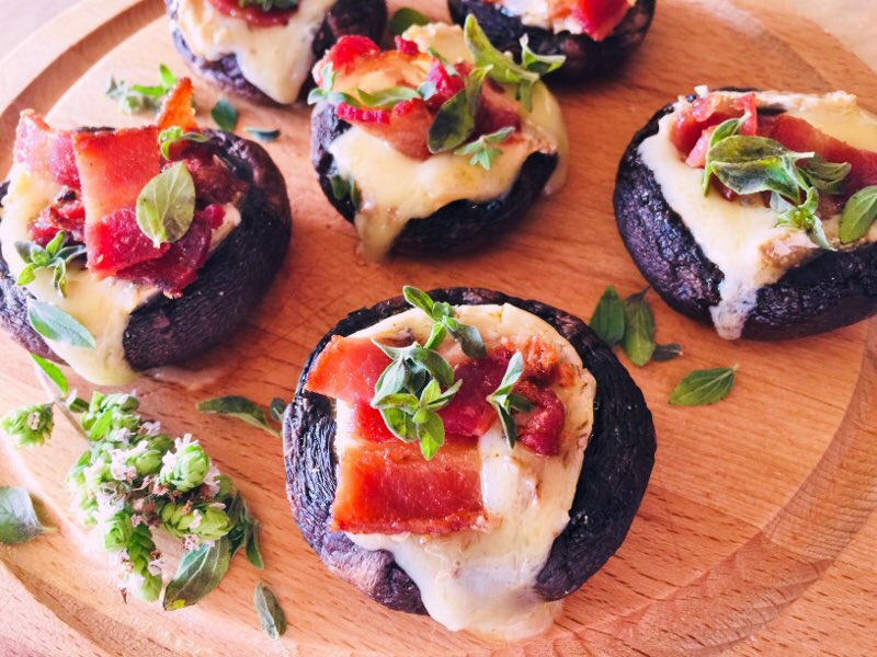 genabellrecipes's tweet photo. Brie &amp; Bacon Stuffed Mushrooms! Ooey Gooey Greatness!! #livelovelaughfood #stuffedmushrooms #appetizers #RecipeOfTheDay #eaats https://t.co/FLwTE7F1ku https://t.co/Vwz2tWCcmd
