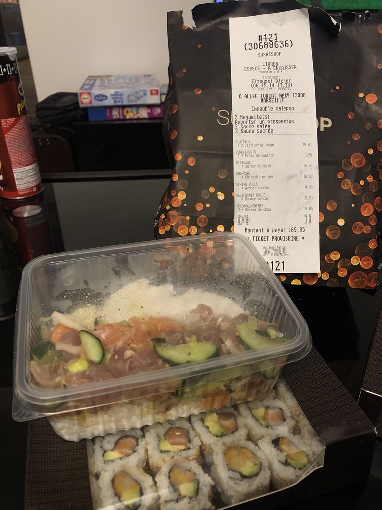 FlorentBastien's tweet photo. On est sérieux @SushiShopEU sur l’emballage du Chirashi à 16,90€ ? #sushishop #cheap #wtf https://t.co/cTbFCk16wT