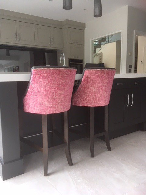 roomjunkieanne's tweet photo. From drab to fab with fushia. https://t.co/qcLxaQedx0 #interiordesignideas #interiordesignmasterclass @HarveysPoint https://t.co/0vD1lzCUY5