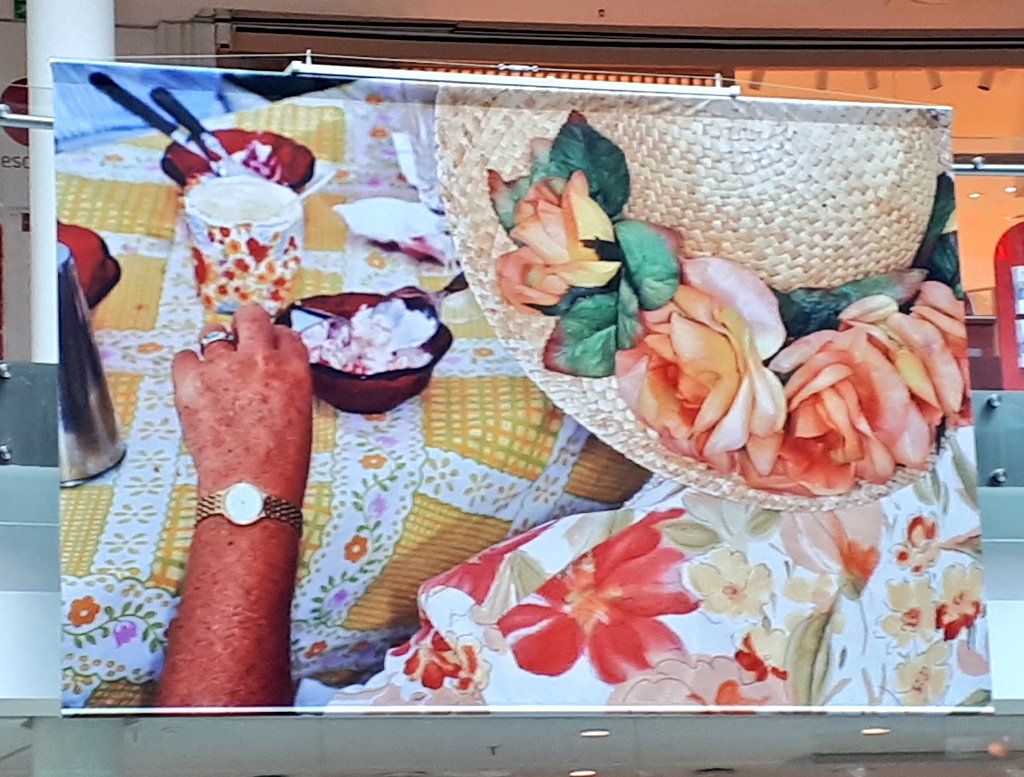 taataakaa's tweet photo. Foodographie Martin Parr @ Beaugrenelle75 https://t.co/EdxjGMLZ4z