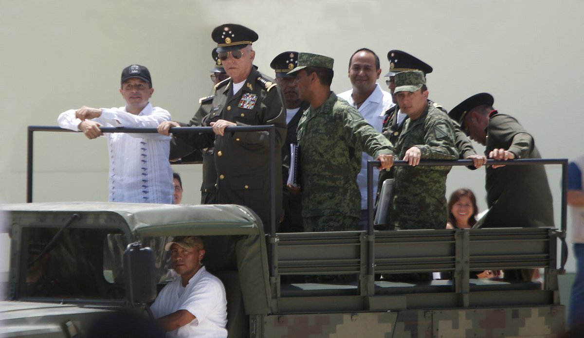 juancarrillo58's tweet photo. Junto al Secretario de la Defensa Nacional, Salvador Cienfuegos Zepeda y el Gobernador, Carlos Joaquín, realizamos un recorrido por las que serán las instalaciones de la Brigada de Policía Militar, un proyecto de gran beneficio para la seguridad de las familias quintanarroenses. https://t.co/S2PuMP66w7