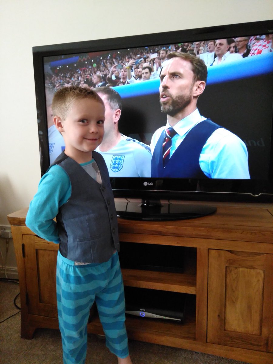 Lets Go England 🏴󠁧󠁢󠁥󠁮󠁧󠁿 #Waistcoatwednesday #itscominghome #rolemodels ⚽️🙏 Not sure who wears it best 🤔