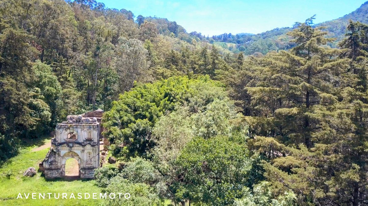 Las Ruinas de la Ermita de los Dolores del Cerro
Antigua Guatemala, destruida en los terremotos de 1773
#purochapin #guate #guatemala #antigua #antiguaguatemala #colonialarchitecture #colonialcity #ruins #earthquake #terremoto #mavicpro #djimavicpro #cerrodelacruz #asiesmitierra