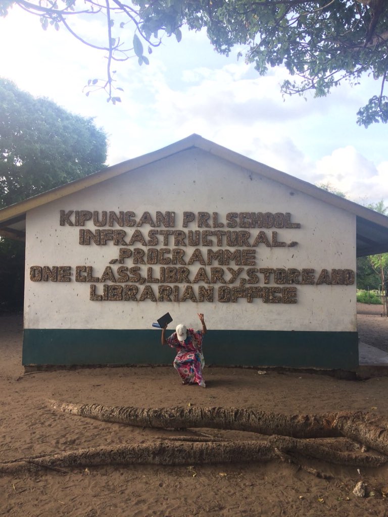 lamumarine's tweet photo. Our Education Program boated to Kipungani Primary School today.
Our new volunteer Conor Hails from Cornwall Uni, England, Spearheaded The Environmental Education session on Waste Management & Disposal with the help of our #lamcot team lead by our Sara Njenga. https://t.co/vZspeemiA2