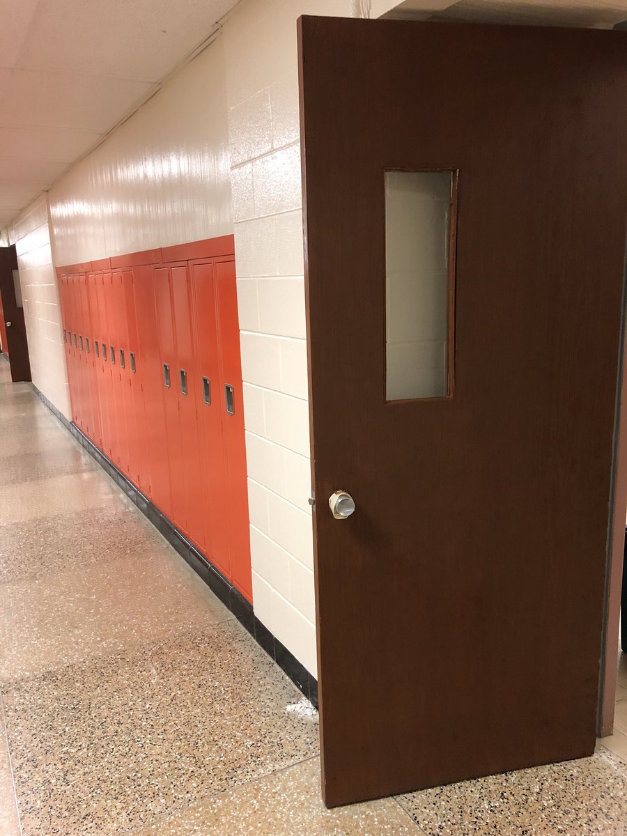 PaxonHollow's tweet photo. Lockers painted! Walls painted! Now, refinished doors! WOW, MNSD Operations continues to push themselves to make Paxon look wonderful for the beginning of the school year! #thankyou #tigerpride #mnsdoperations #seeyouthisfall https://t.co/nHWtp1VQyW