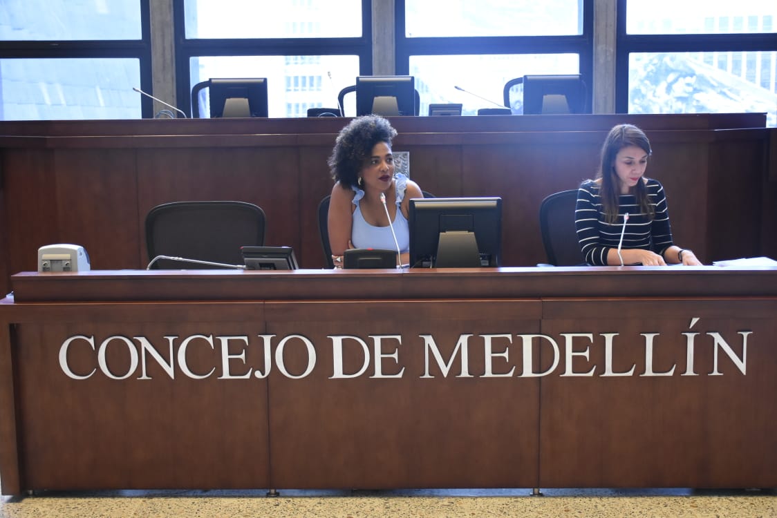 dany_matu's tweet photo. #Debates|• Esta tarde en comisión tercera permanente de @ConcejoMedellin realizamos primeros debates de #PA113 Cruces peatonales ##PA128 institucionalización de programa de #Etnoeducación #PA134 Premio de periodismo. https://t.co/1iMcEKKSFk
