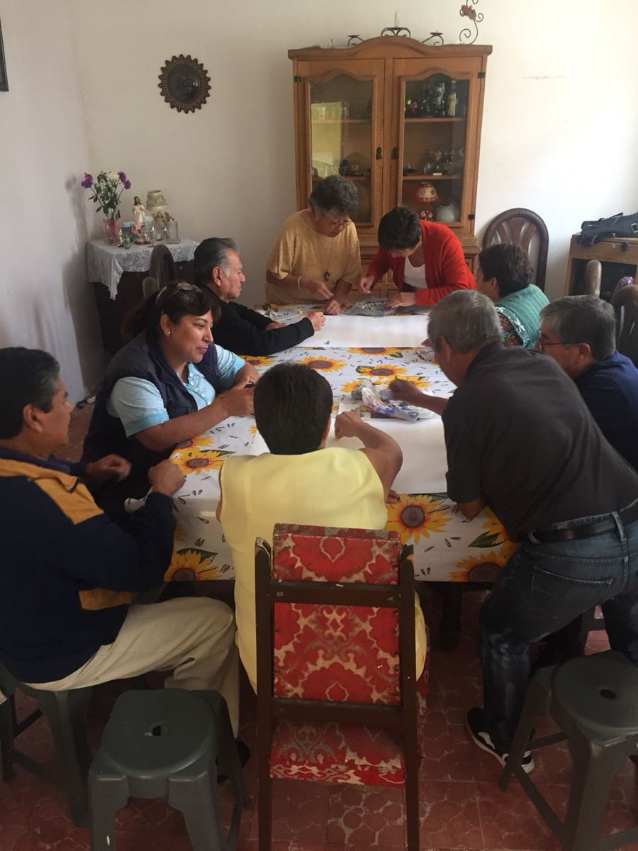 Alc_Iztapalapa's tweet photo. Con el Grupo de #AdultosMayores de Zacahuitzco realizamos actividades para el control de las emociones. #ConelPoderDeLaSabiduria https://t.co/L1NtMsFfTx