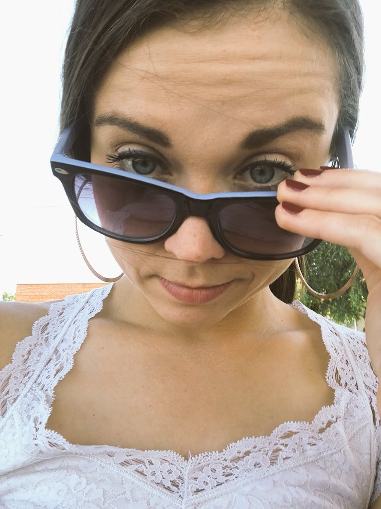 S I E R R A • H U L L ✨ tweet media