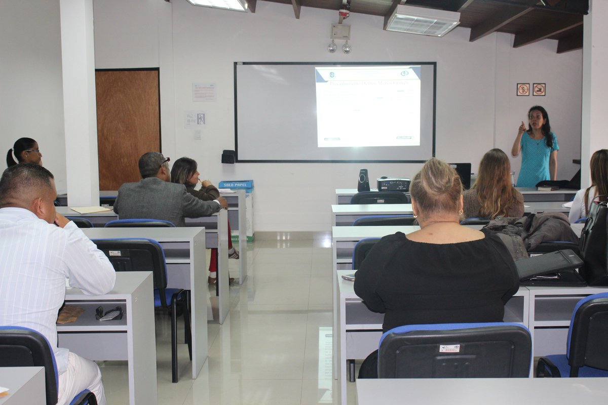EscuelaFiscalMP's tweet photo. #11Julio | En el marco de la actividades del Programa de Formación y Actualización (AFA), se desarrolló el #Taller: "Procedimientos Especiales Contemplados en el Código Orgánico Procesal Penal" en la #ENFMP.
Mira las fotos. 📸 https://t.co/dVWKtxDymW