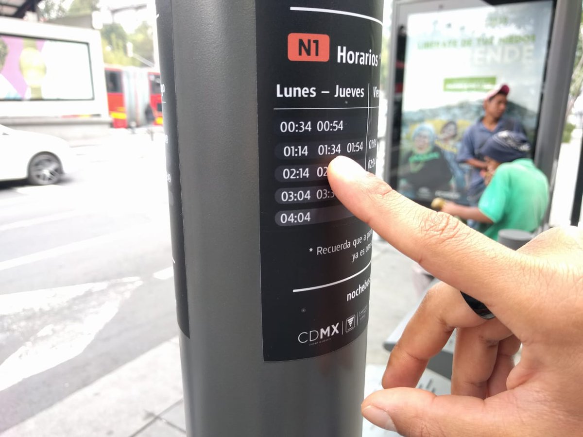 AmadoCrotte's tweet photo. Hoy la CDMX instaló el primer parabús con horarios fijos para el transporte público nocturno Nochebús, resultado de un estudio coordinado por @BIDtransporte https://t.co/fXpiSo1eIh