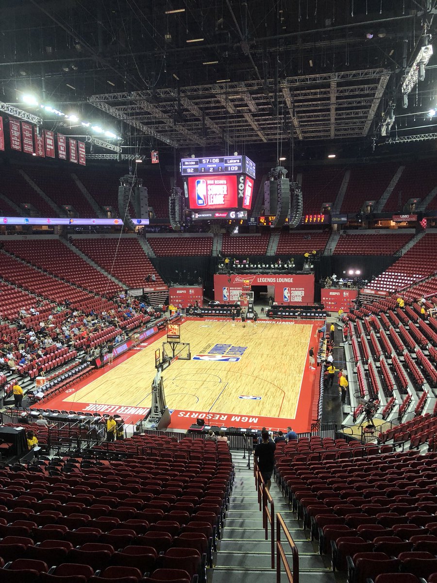 KevaneyMartin's tweet photo. The tournament starts today as the top seeded Lakers begin their quest to defend the 2017 NBA Summer League title #NBASummer 🏆 https://t.co/VgmmYgpH5x