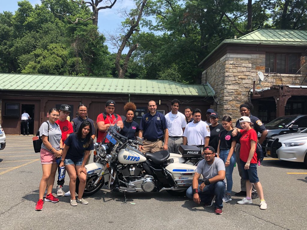 NYPD44Pct's tweet photo. Explorers received Accident Investigation training by @NYPDHighway in preparation for next weeks National Competition in Indiana. #NLEEC https://t.co/Vdw7JF2CCS