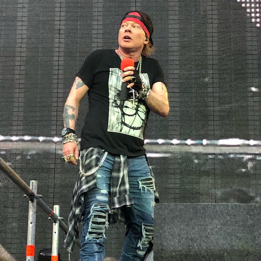 TeamGunsNRoses's tweet photo. Guns N' Roses #StadionSlaski Chorzów, Polônia (Foto: patric.glaubke) #GNRinChorzow #GunsNRoses #GnFnR #NotInThisLifetime #GNRinPoland https://t.co/4SL0fbPJHp